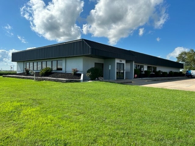 Primary Photo Of 126 Airport Rd, Cape Girardeau Office For Sale