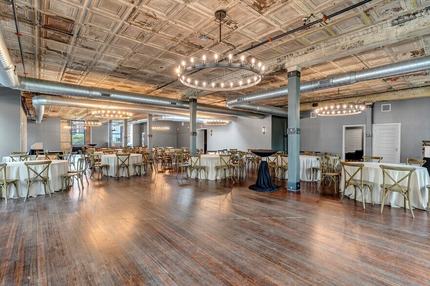 More Photos Of 901 Houston St, Fort Worth Office For Lease