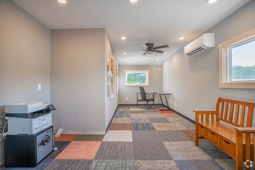 More Photos Of 54 Roosters Way, Jasper Restaurant For Sale