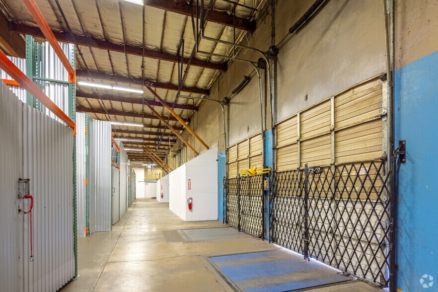 More Photos Of 6035 NE 92nd Dr, Portland Warehouse For Lease