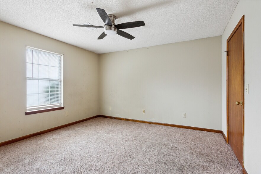 More Photos Of 124 Evergreen Trl, Cartersville Apartments For Sale