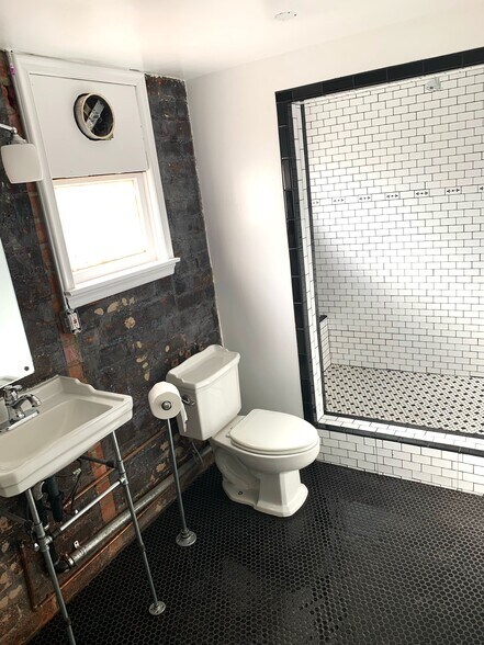 More Photos Of 607 W Whittier Blvd, Montebello Storefront For Sale