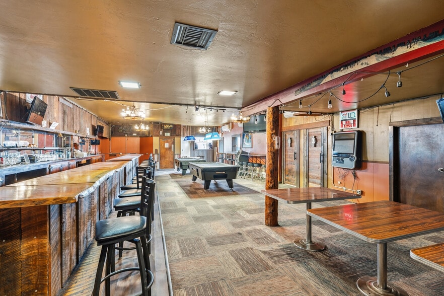 More Photos Of 217 E Pine St, Central Point General Retail For Sale