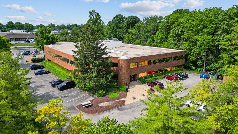 More Photos Of 141 Market Place Dr, Fairview Heights Office For Sale