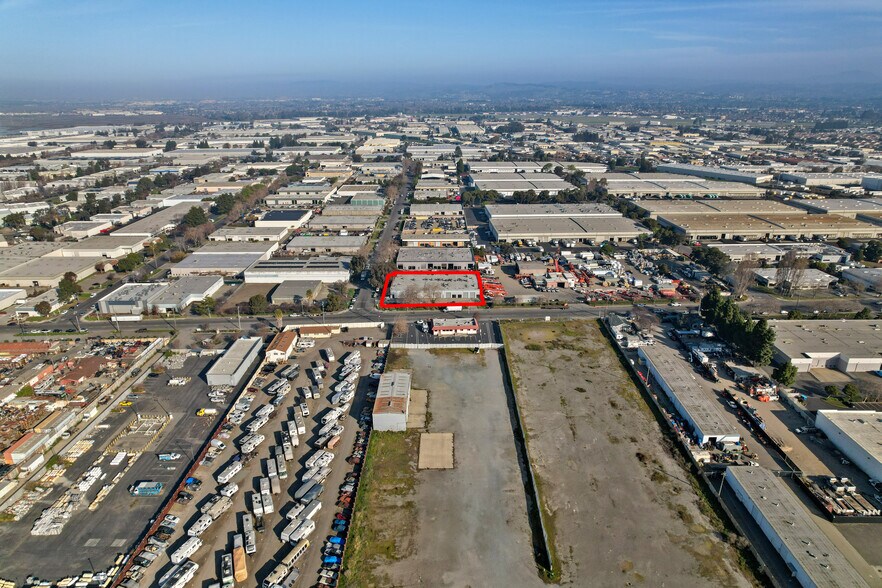 More Photos Of 23978 Connecticut St, Hayward Warehouse For Sale