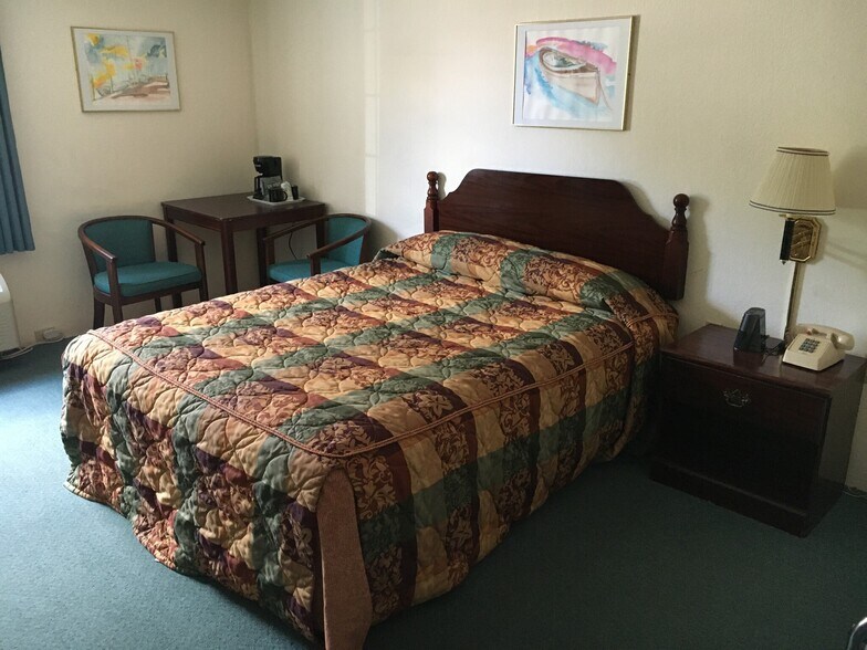 More Photos Of 750 US Highway 2 W, Saint Ignace Hotel For Sale