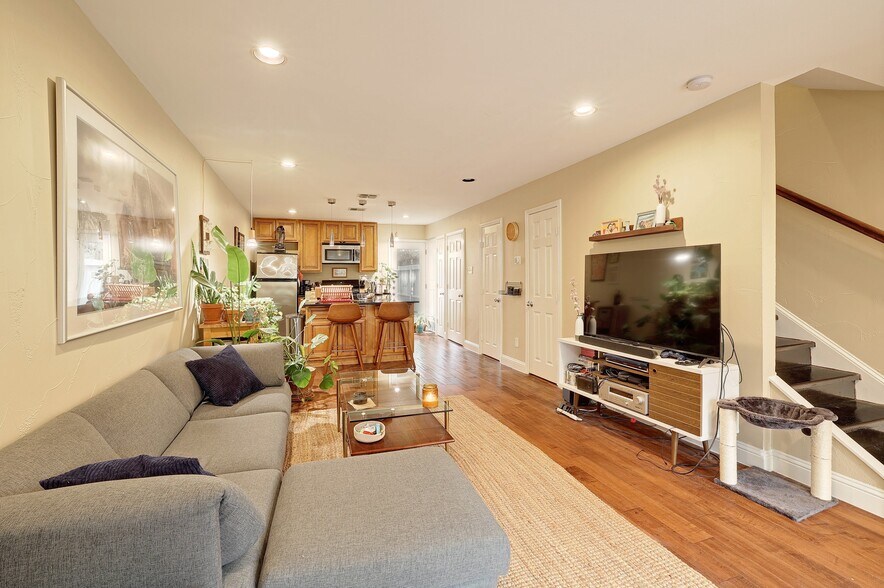 More Photos Of 1911 Lightsey Rd, Austin Apartments For Sale