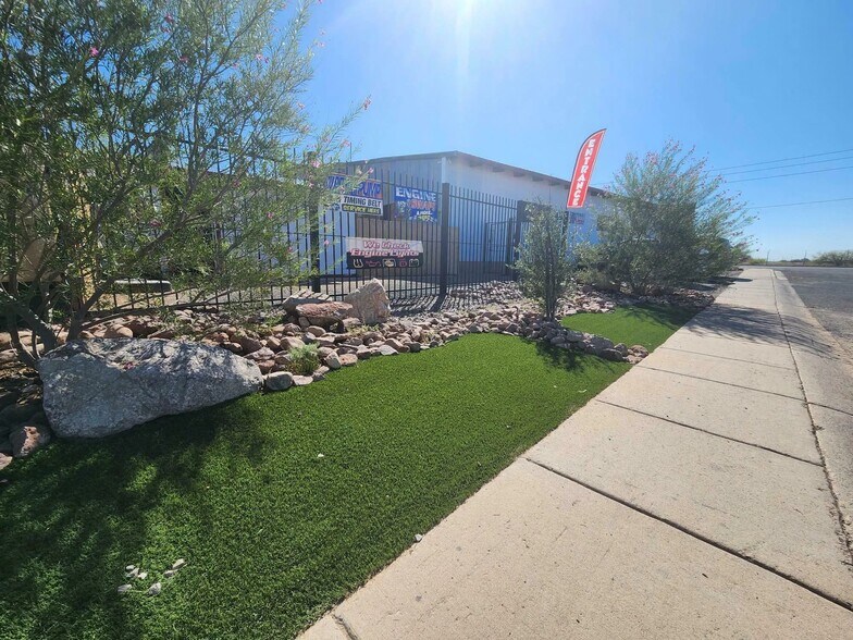 More Photos Of 230 E Coolidge Ave, Coolidge Warehouse For Sale