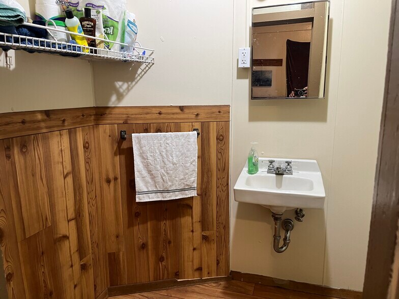 More Photos Of 1040 7th Ave, Baldwin Apartments For Sale