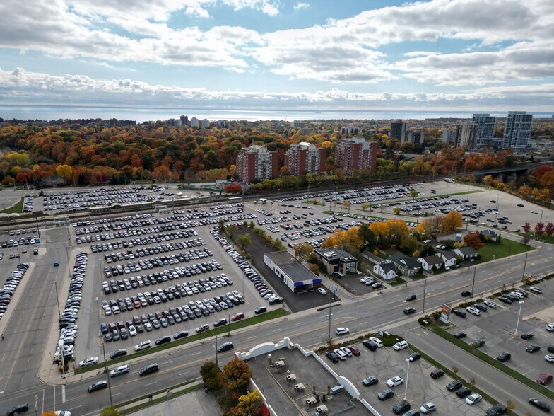 More Photos Of 142 Cross Ave, Oakville Auto Repair For Sale