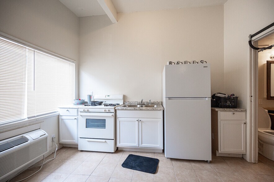 More Photos Of 5900 Cassedy Ln, Las Vegas Apartments For Sale