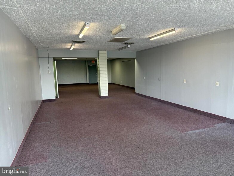 More Photos Of 200 Island Plaza Ct, Stevensville Freestanding For Lease