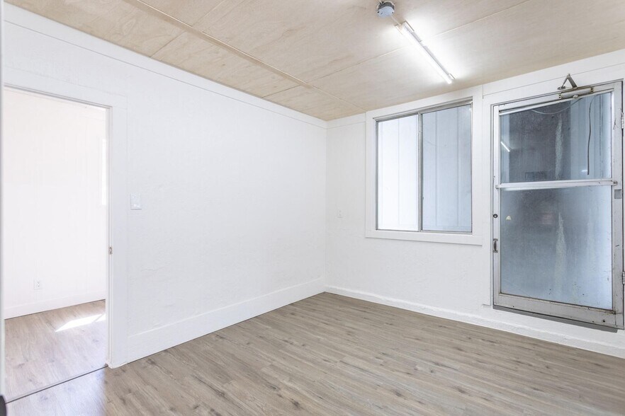 More Photos Of 37087 Main St, Burney Showroom For Sale