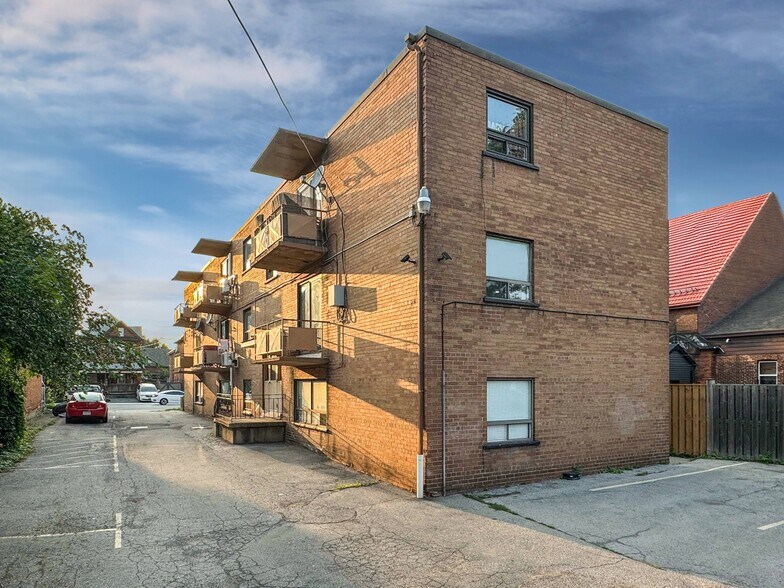 More Photos Of 122 Victoria Ave N, Hamilton Apartments For Sale