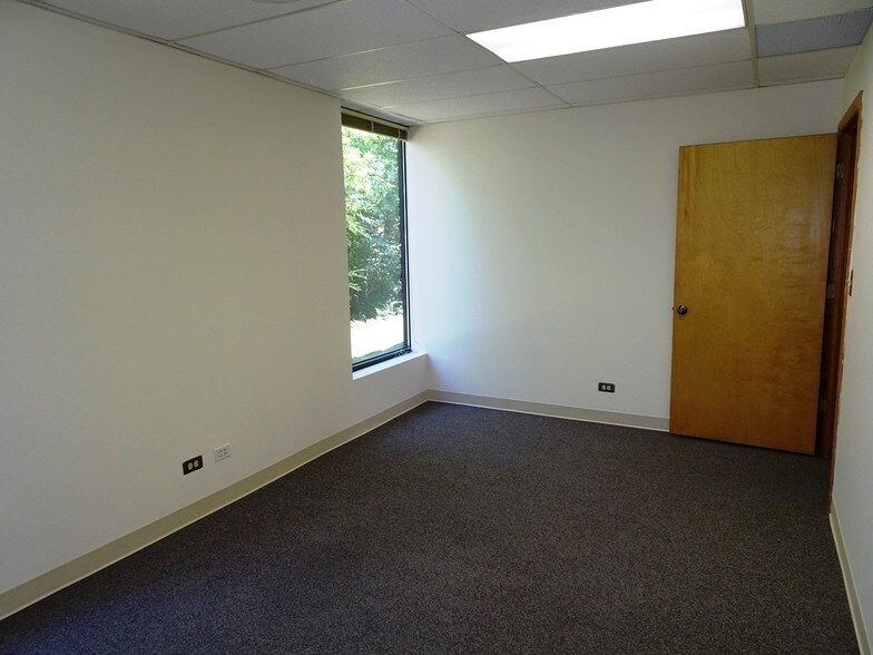 More Photos Of 34 N Island Ave, Batavia Medical For Lease
