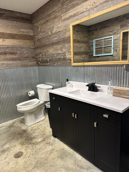 More Photos Of 2213 229th Pl, Ames Office For Lease