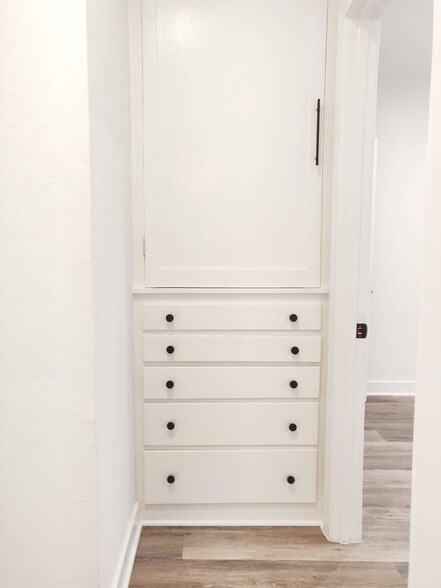 More Photos Of 537 N Orange Dr, Los Angeles Apartments For Sale