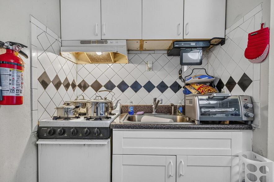 More Photos Of 308 Columbus Pl, New Brunswick Apartments For Sale