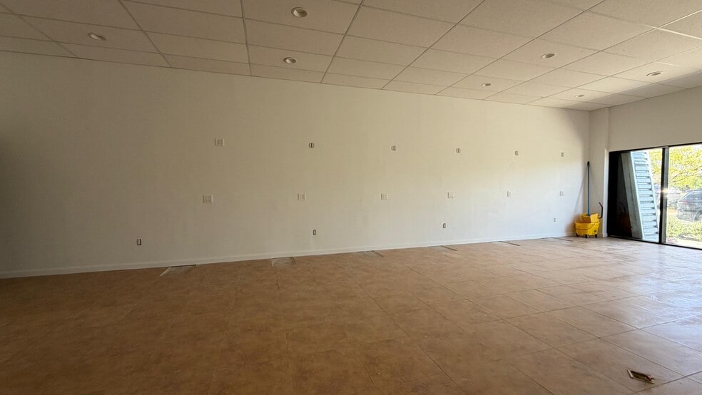 More Photos Of 560 El Cajon Blvd, El Cajon Storefront For Lease