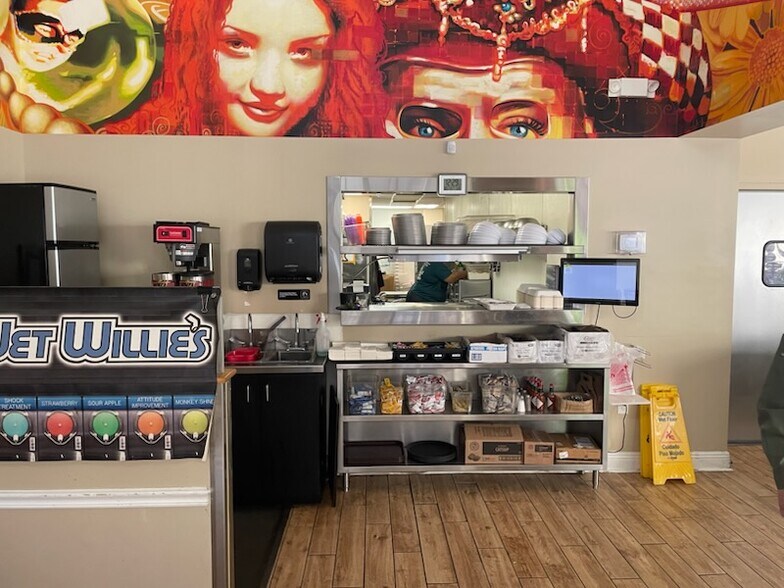 More Photos Of 200 Dauphin St, Mobile Storefront Retail Office For Lease