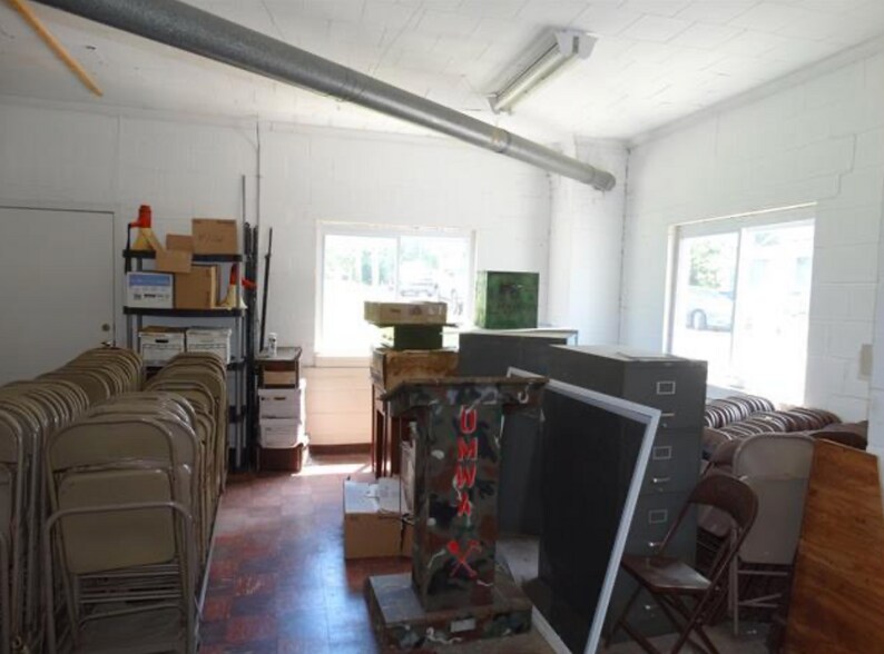 More Photos Of 320 S 3rd St, Boonville Office For Sale