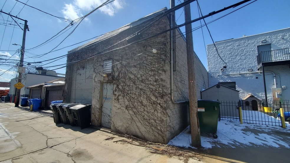 More Photos Of 4251 N Western Ave, Chicago General Retail For Lease