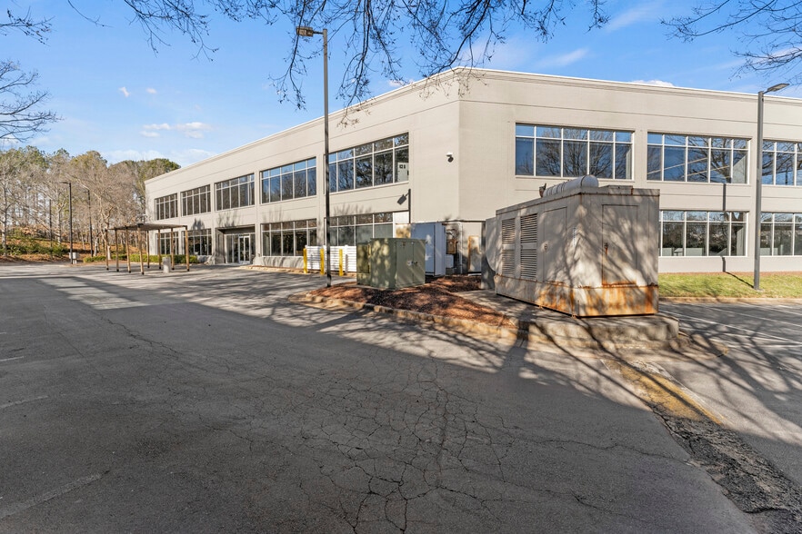 More Photos Of 5520 Capital Center Dr, Raleigh Office For Sale