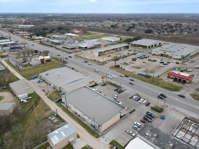 More Photos Of 5042 Avenue H, Rosenberg Storefront For Sale