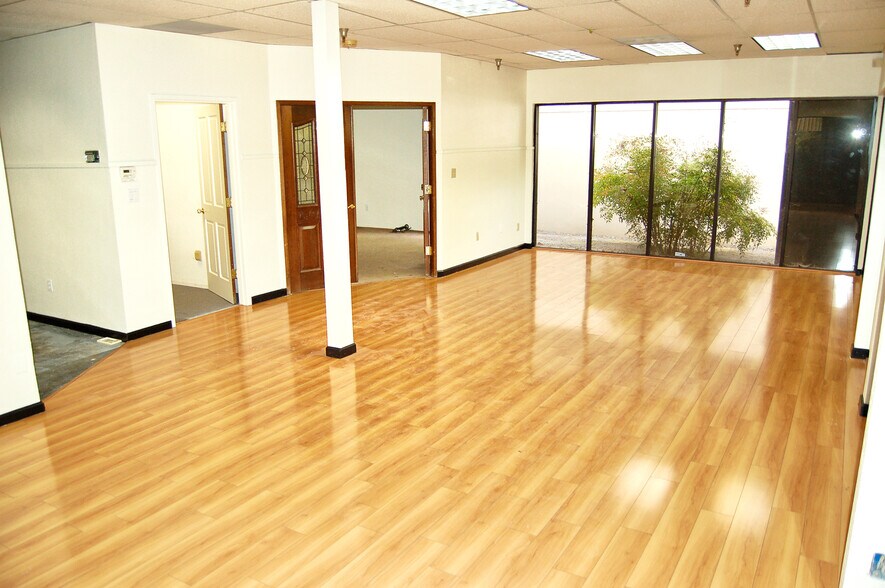 More Photos Of 554 Martin Ave, Rohnert Park Warehouse For Lease