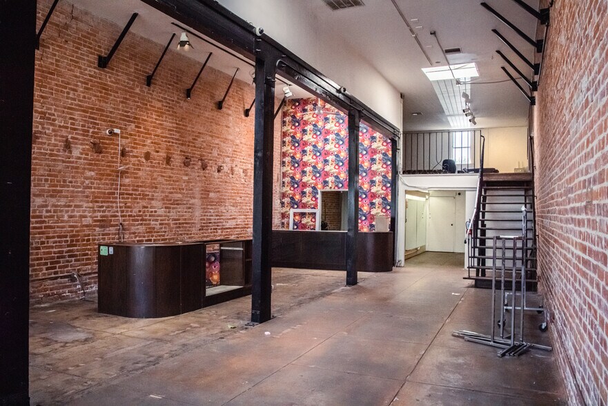 More Photos Of 2708 Main St, Santa Monica Storefront For Lease
