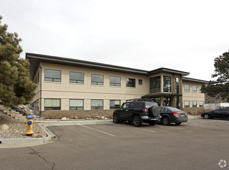 More Photos Of 910 Pinon Ranch Vw, Colorado Springs Office For Lease
