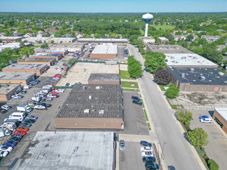 More Photos Of 1541-1543 Bourbon Pky, Streamwood Light Distribution For Lease