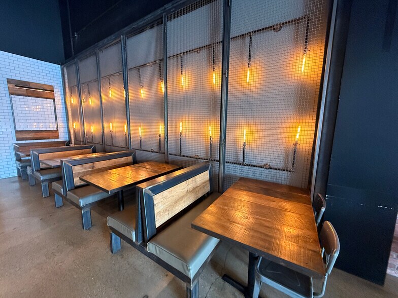 More Photos Of 17505-17571 SH 249, Houston Storefront For Lease