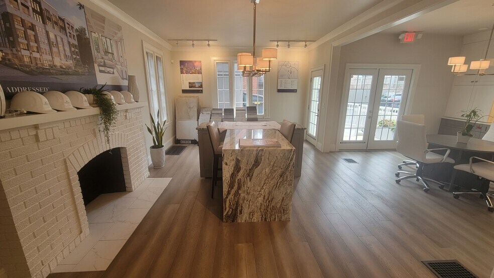 More Photos Of 119 Cherokee Rd, Charlotte Office For Lease