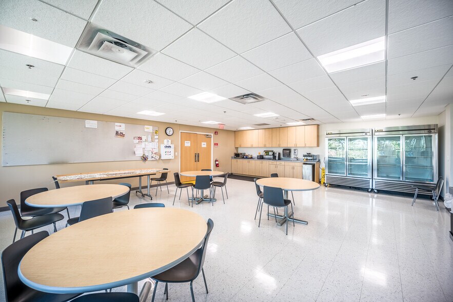 More Photos Of 4340 Corporate Rd, North Charleston Office For Lease