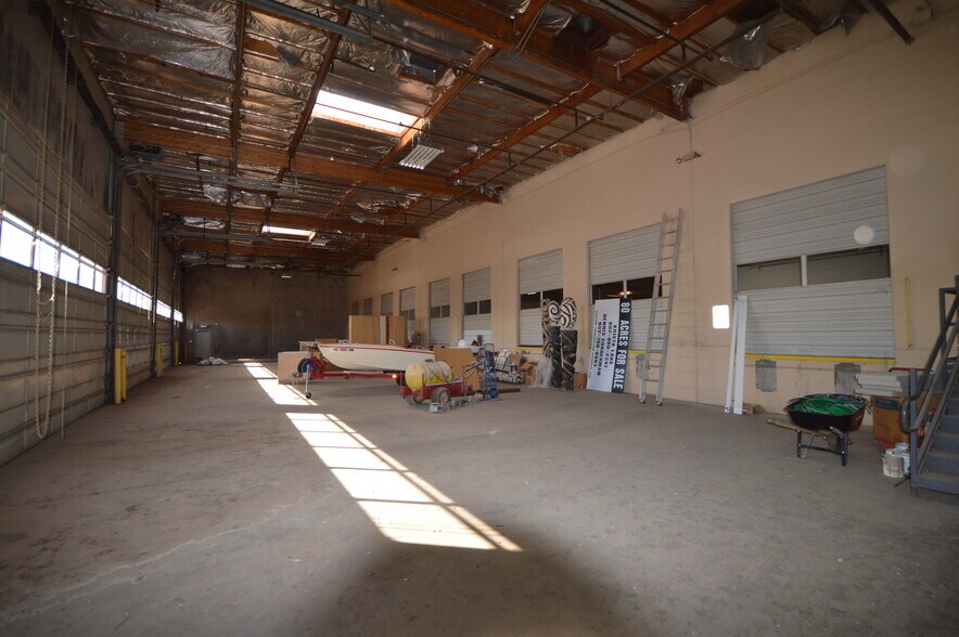 More Photos Of 3701 W Cambridge Ave, Phoenix Warehouse For Lease