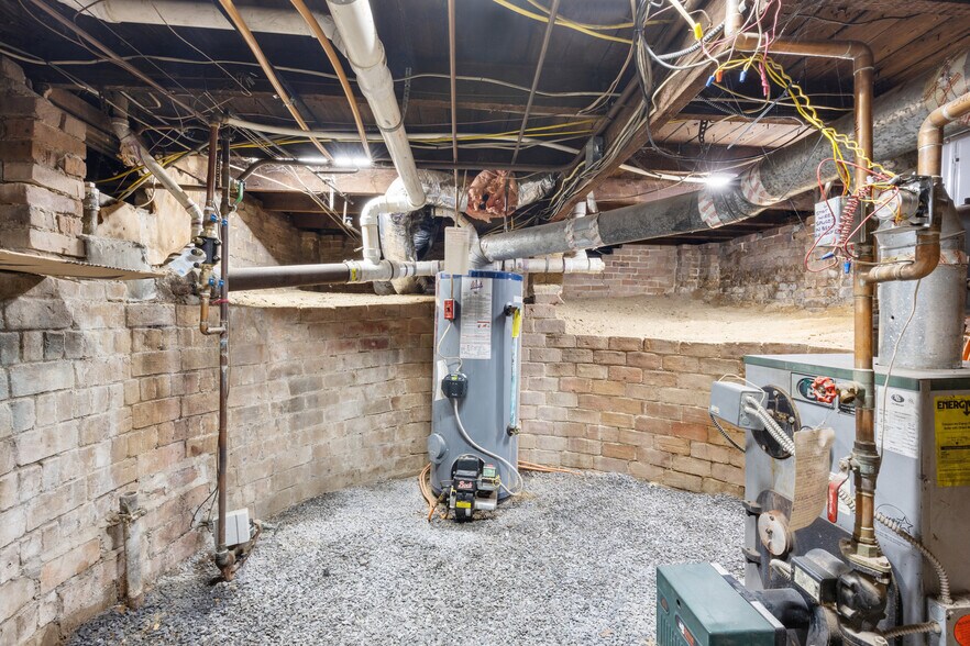 More Photos Of 296 N Main St, Sayville Industrial For Sale