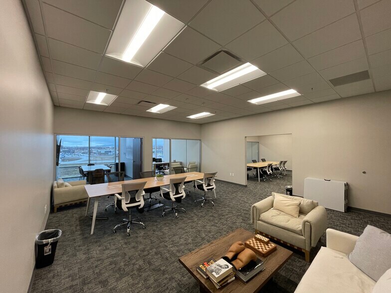 More Photos Of 1064 S North County Blvd, Pleasant Grove Office For Lease