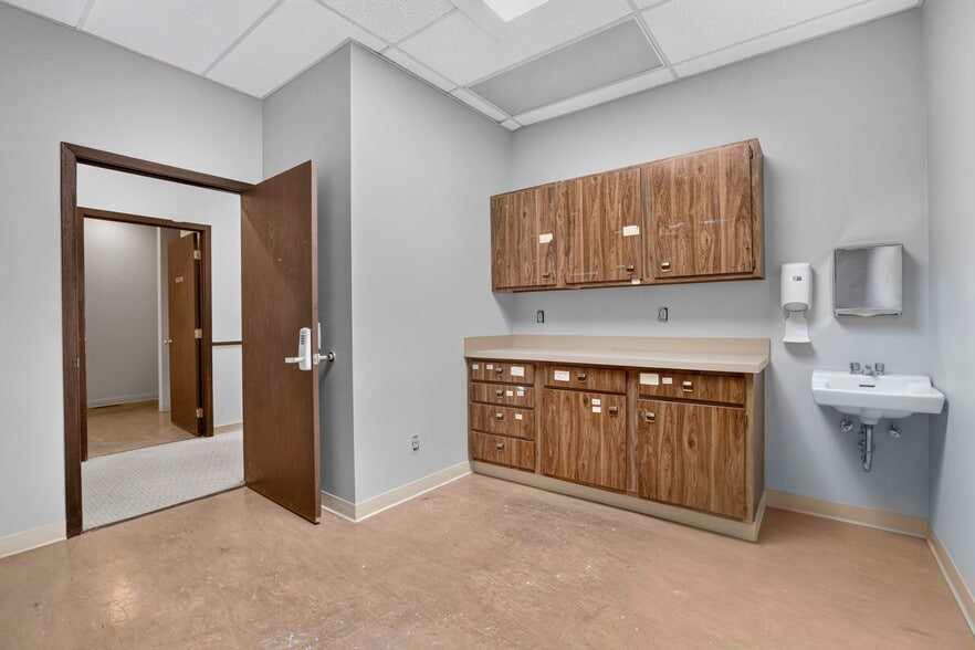 More Photos Of 3900 E Livingston Ave, Columbus Medical For Sale
