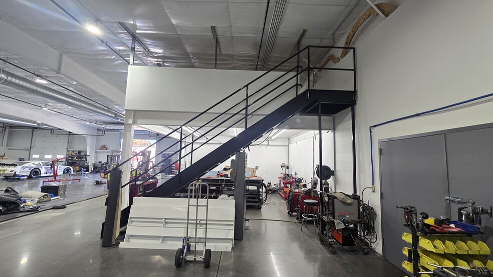 More Photos Of 197 Thunder Rd, Mooresville Light Distribution For Lease