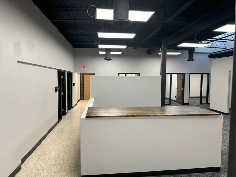 More Photos Of 10078 E Kemper Rd, Montgomery Unknown For Lease