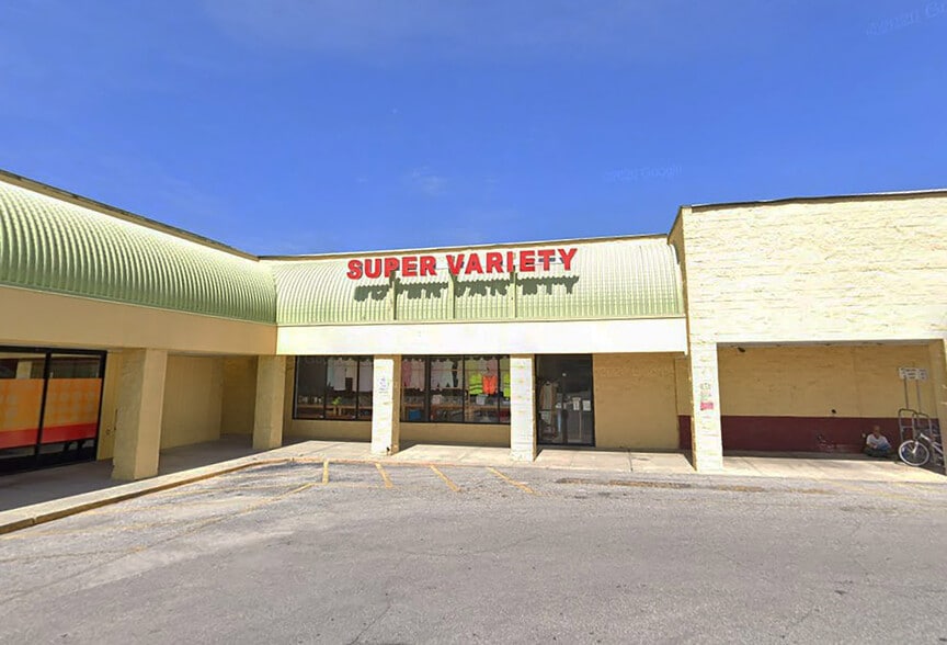 More Photos Of 100 W Silver Star Rd, Ocoee Unknown For Lease