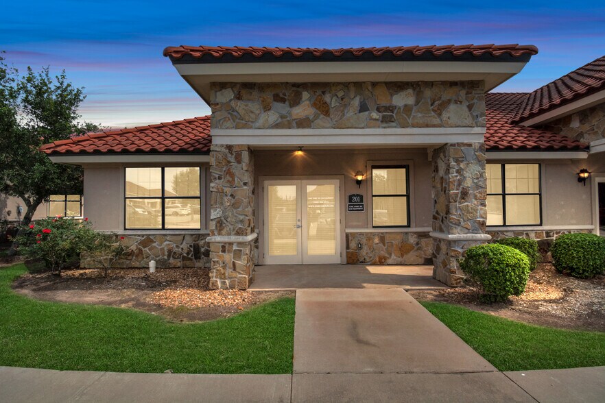 More Photos Of 4502 Riverstone Blvd, Missouri City Medical For Sale