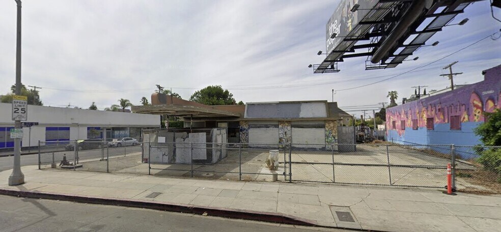 More Photos Of 371 S Fairfax Ave, Los Angeles Service Station For Sale