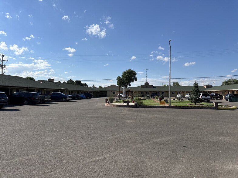 More Photos Of 1022 W Lincolnway, Cheyenne Hotel For Sale