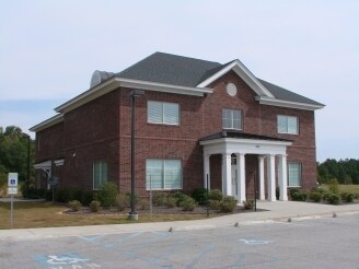 Primary Photo Of 696 Medical Park Dr, Hartsville Medical For Lease