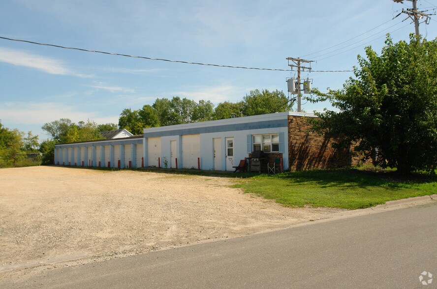 More Photos Of 30401-30405 Neal Ave, Lindstrom Warehouse For Sale