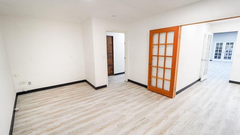 More Photos Of 1900 E Warner Ave, Santa Ana Light Manufacturing For Lease