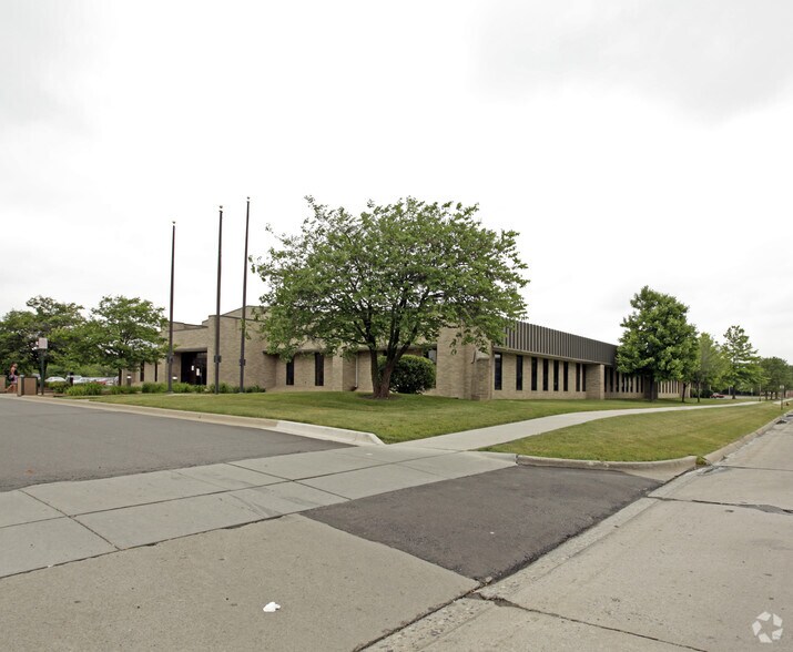 More Photos Of 30755 Montpelier Rd, Madison Heights Office For Sale