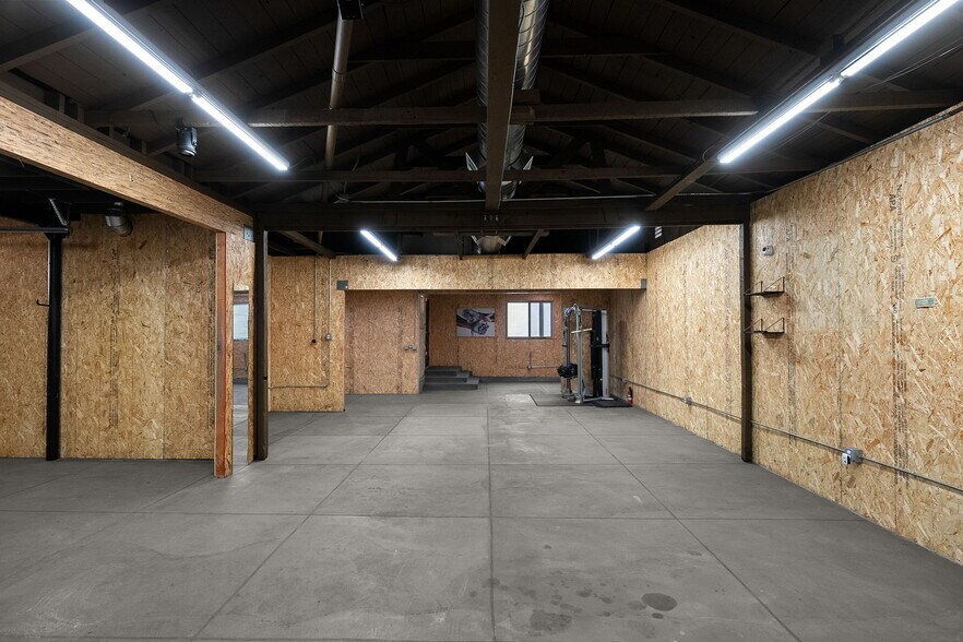 More Photos Of 5244 Vineland Ave, North Hollywood Loft Creative Space For Lease